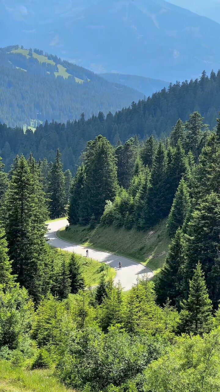 Instagram post from uci_granfondo_suisse. This post is in position 2.